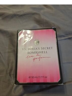 Victoria's Secret BOMBSHELL  Eau de Parfum EDP Spray Perfume  1.7 fl oz Sealed